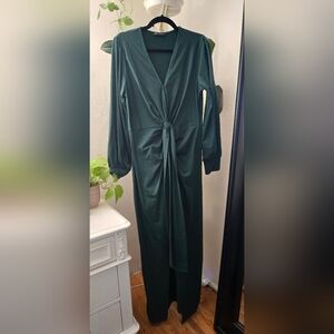 Elegant Dark Green Long-Sleeve Dress